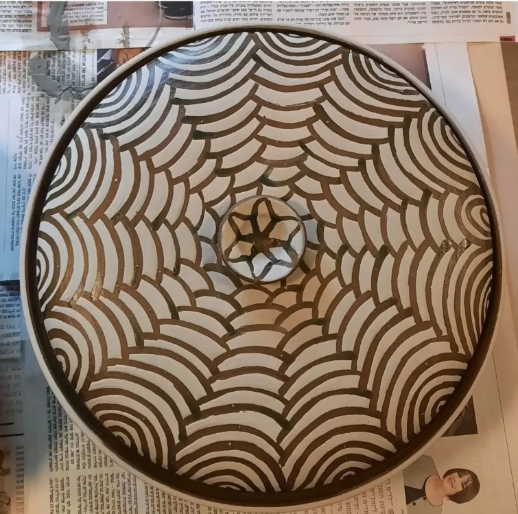 קערת קרמיקה מצוירת בדוגמת מנדלה